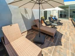 Deluxe Suite w/Sofa-Bed, Terrace - Imagen 4