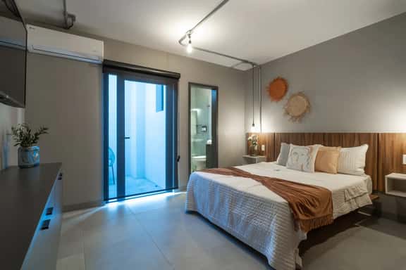 Stylish, Private Flat with Patio | 1 BD | Tribu San Martin (103) - Imagen 1