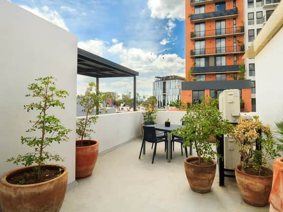 Stylish, Private Flat with Patio | 1 BD | Tribu San Martin (103) - Imagen 2